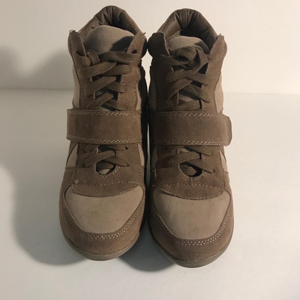 Sneaker Wedge Shoe